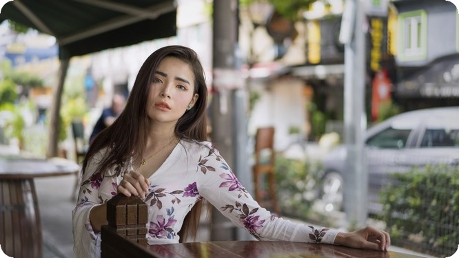 婚姻背叛、摊牌抉择、离婚纠结、情感内耗、自我掌控
